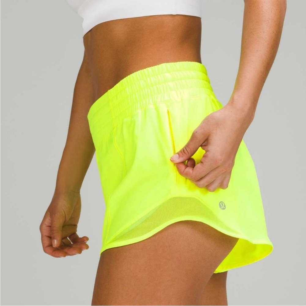 Lululemon Hotty Hot Low Rise 2.5 Shorts